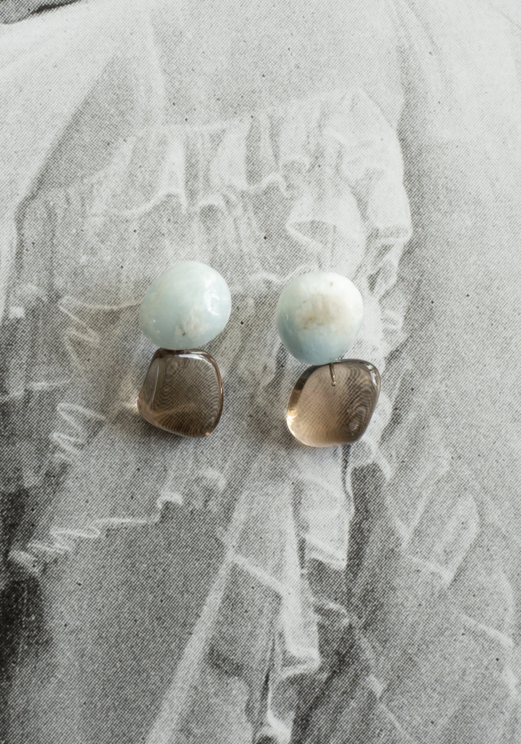 Pebbles Earrings in Aquamarine and Smokey Quartz