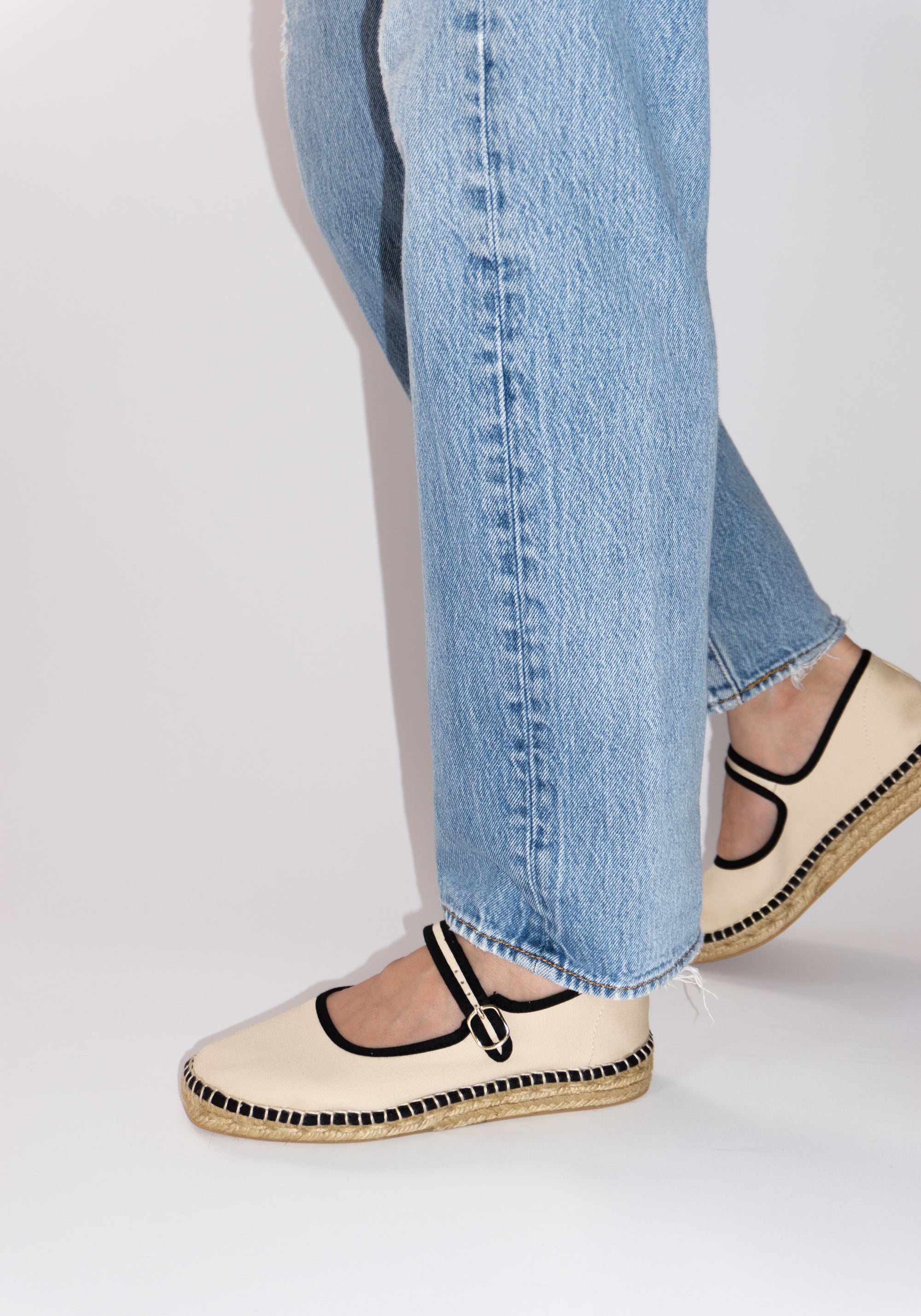 Peonia Espadrille Mary Jane in Cream and Black