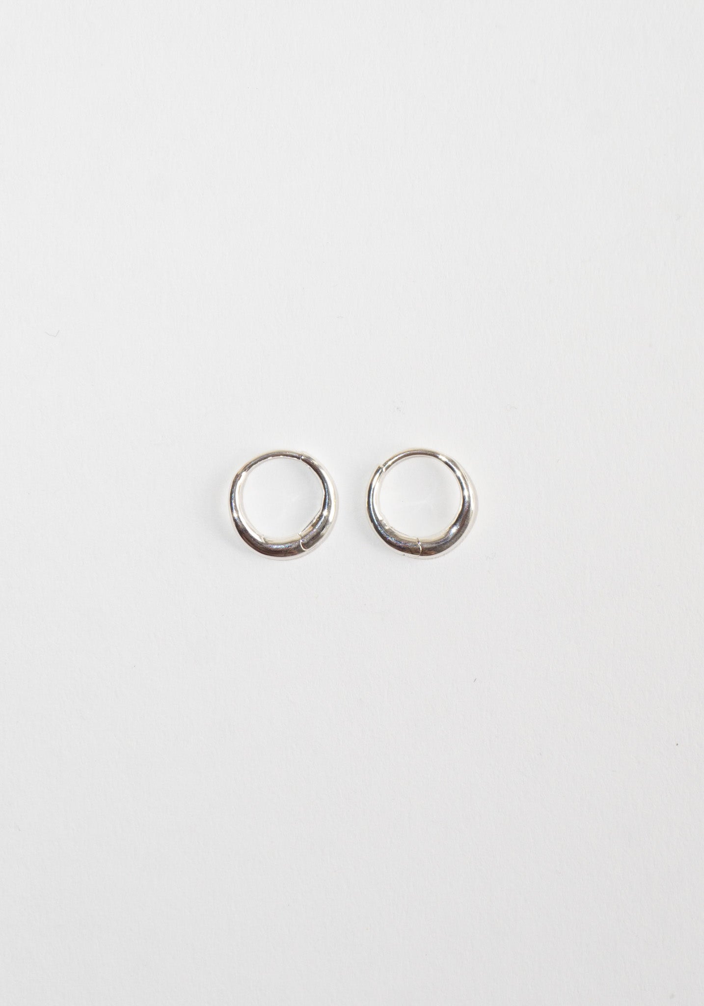 Momento Baby Hoops in Silver