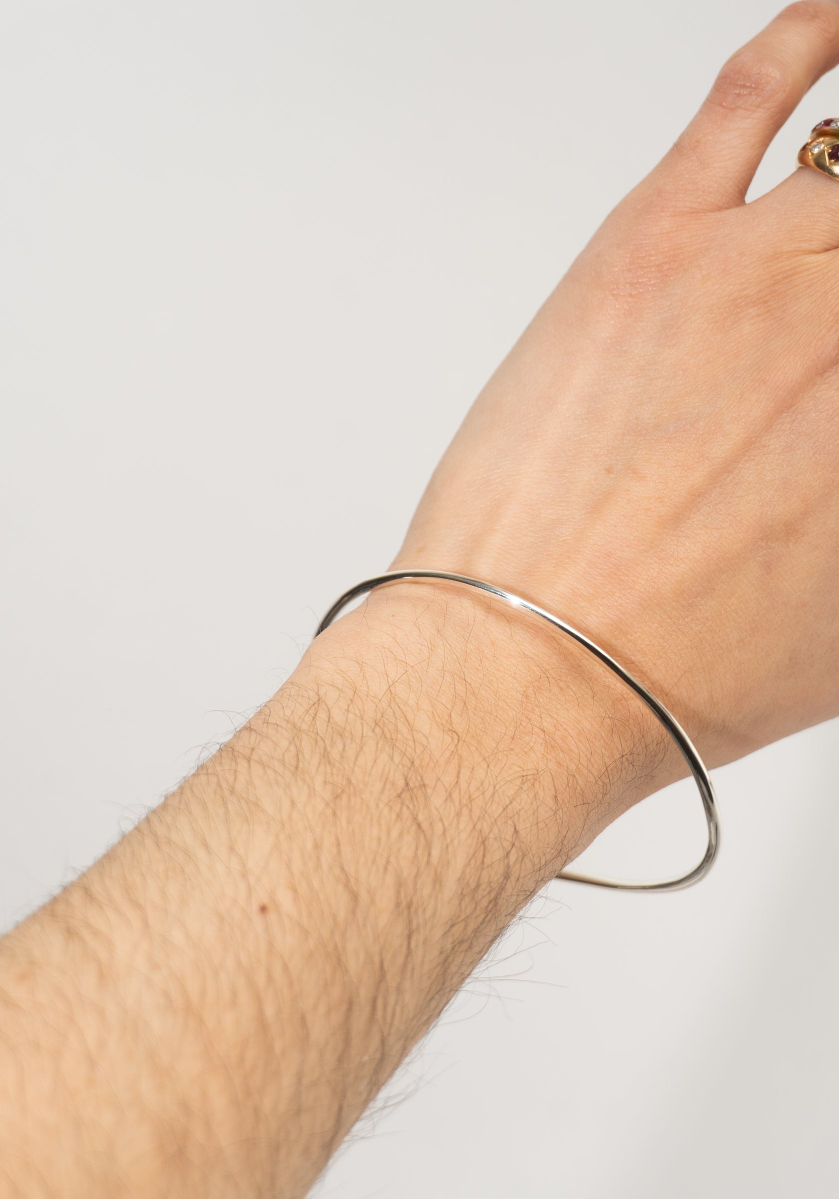 Dajia Bangle in Silver