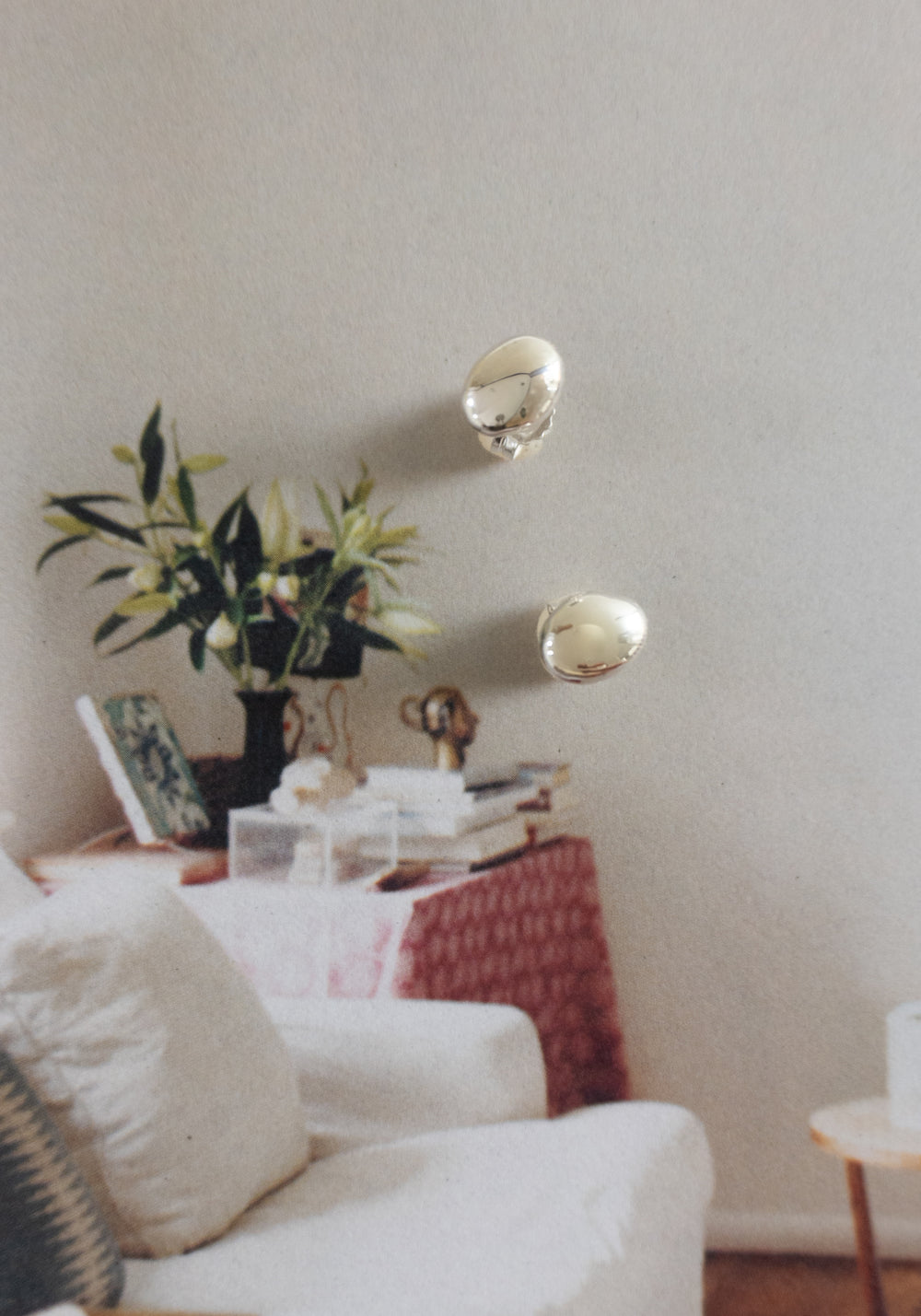 Figure Studs in Silver