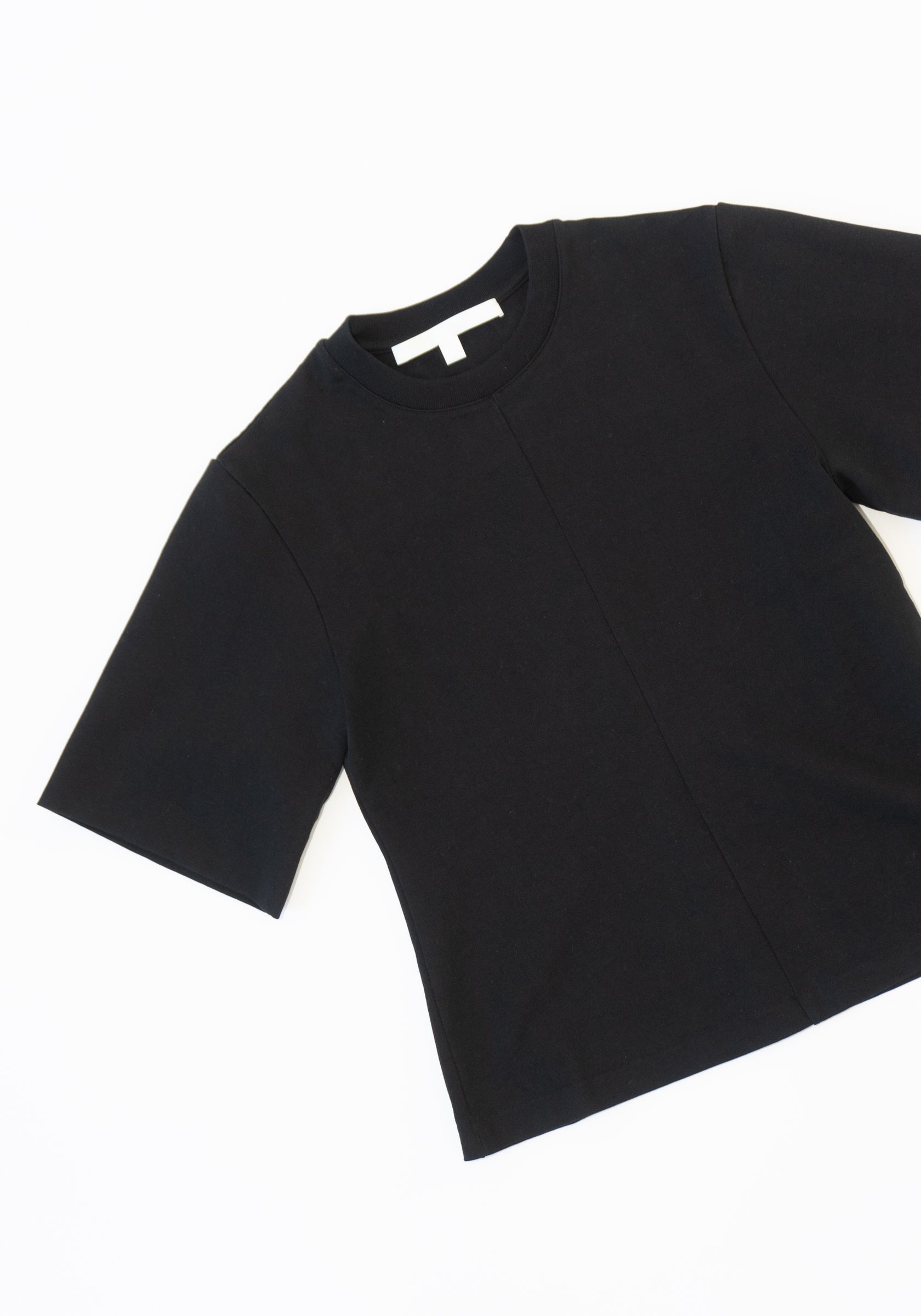 RÙADH Isla Fitted Tee in Black