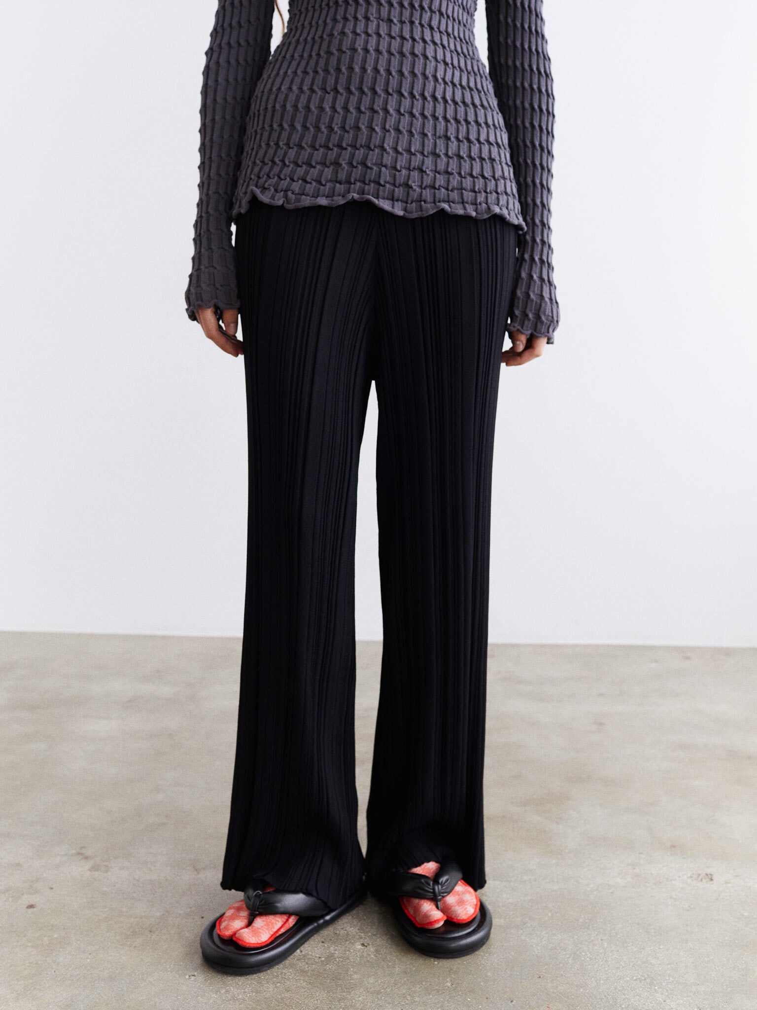 Ruten Pants in Black