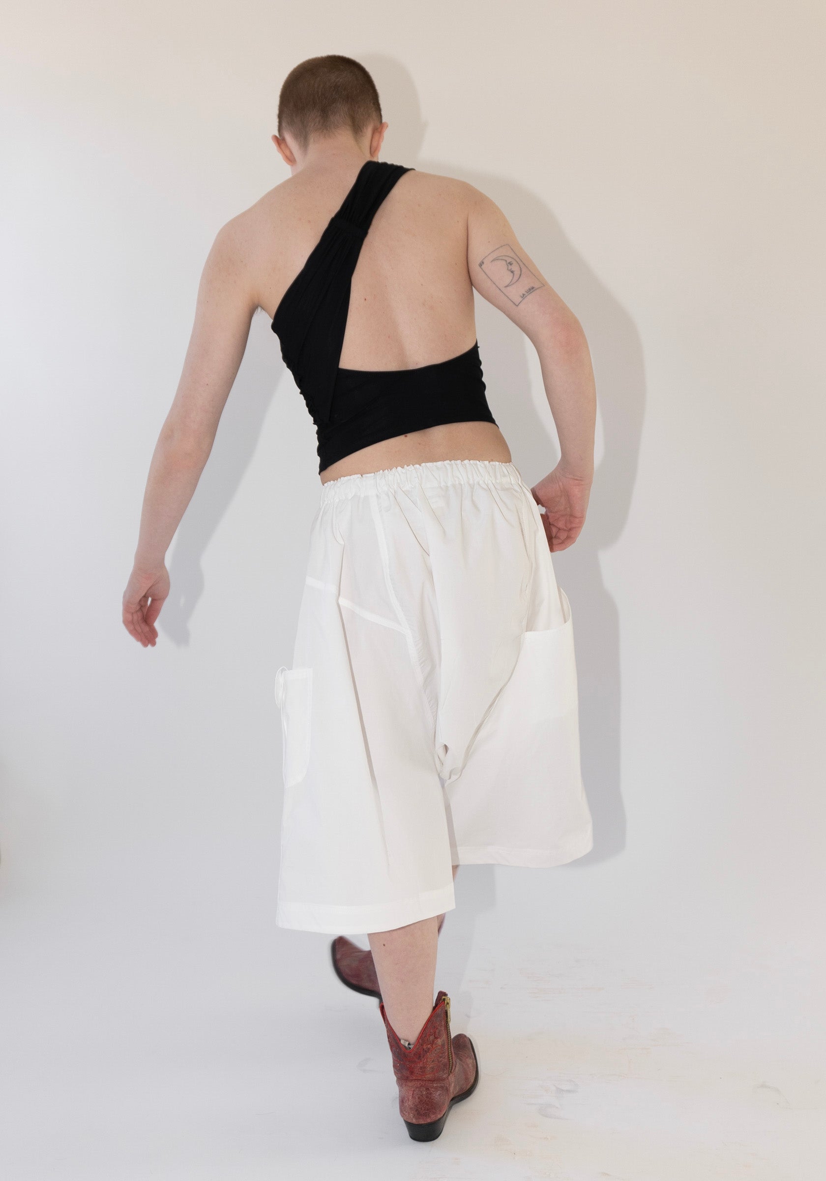 Clothing – Page 4 – VESTIGE