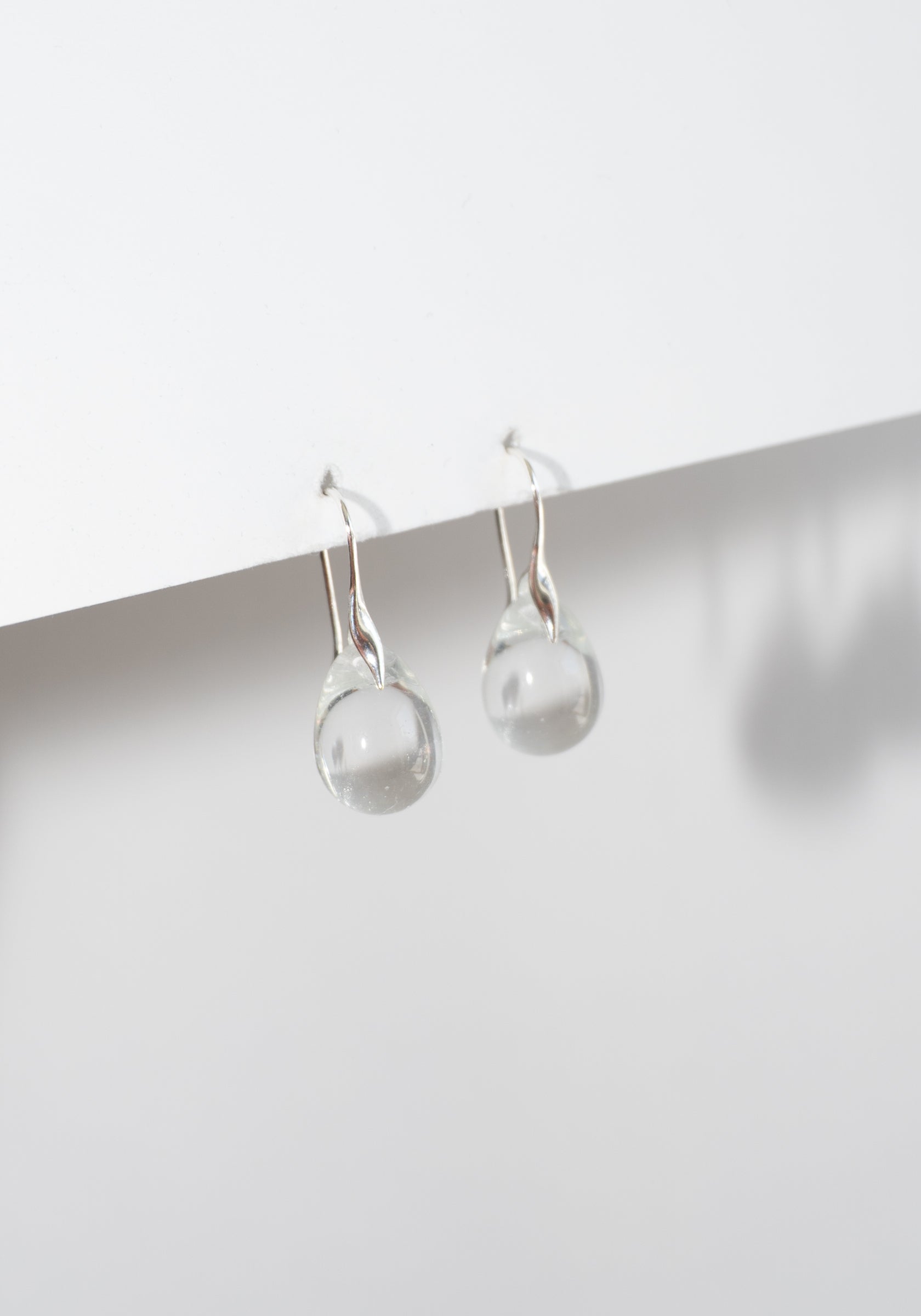 Gota Midi Hook Earrings in Clear from Sisi Joia