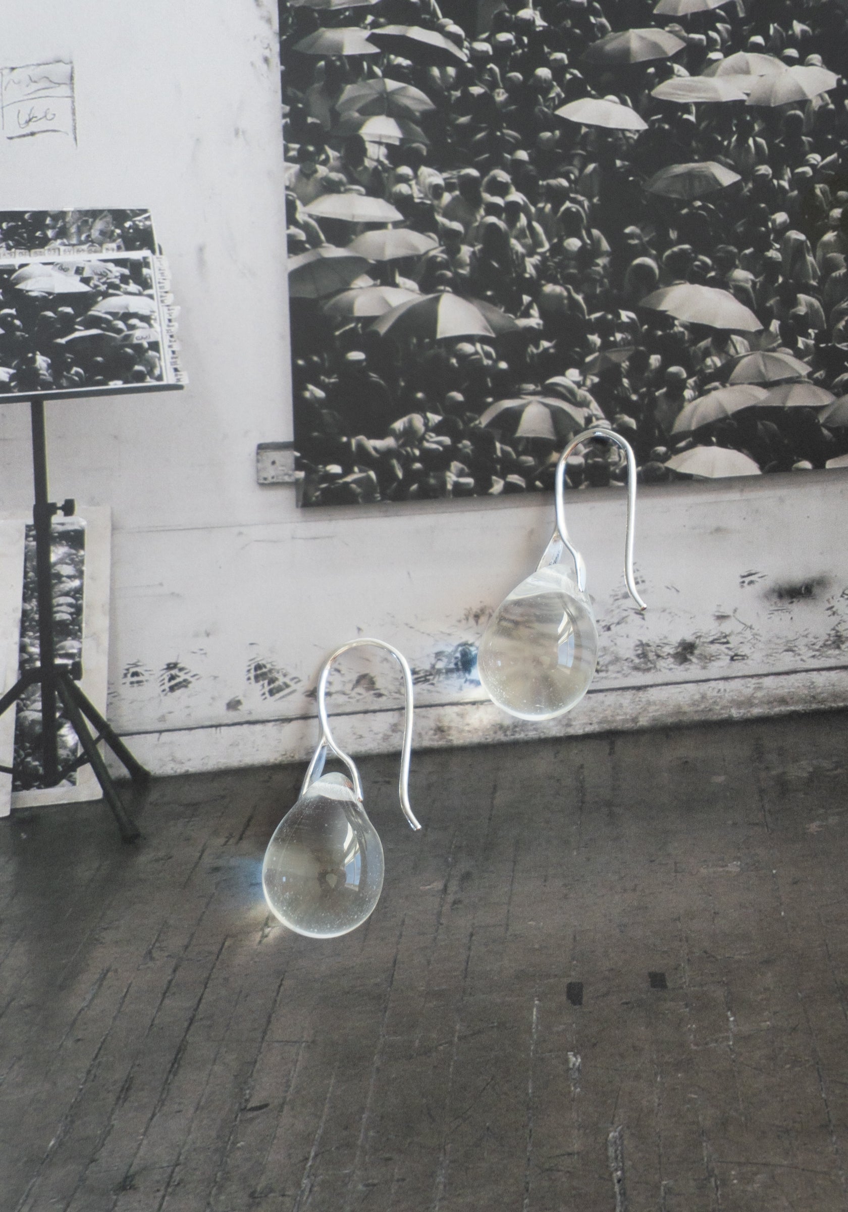 Gota Midi Hook Earrings in Clear from Sisi Joia