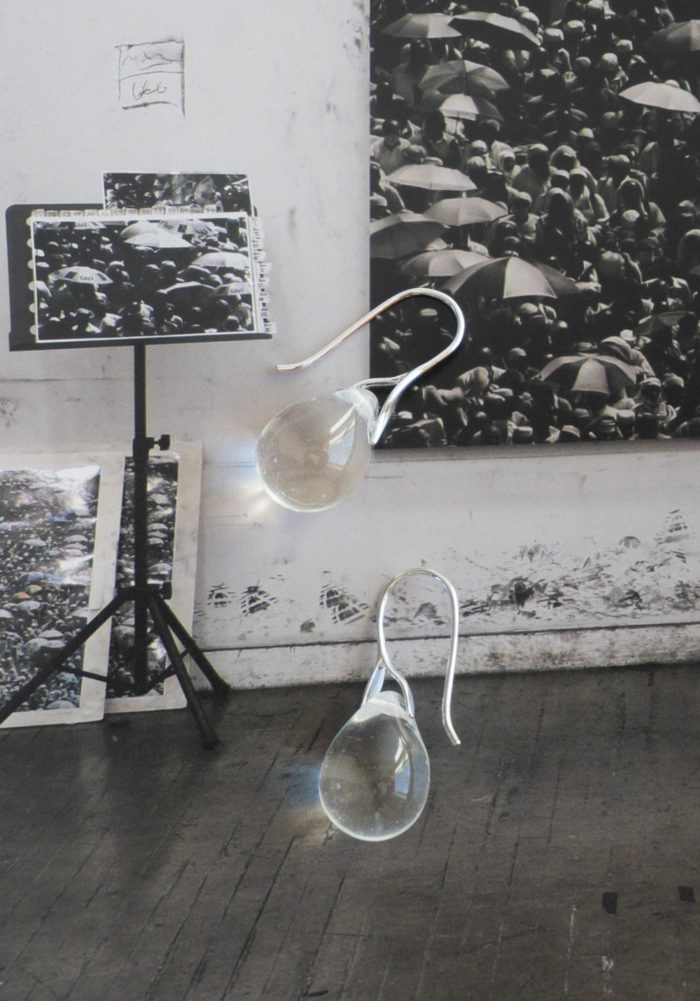 Gota Midi Hook Earrings in Clear from Sisi Joia