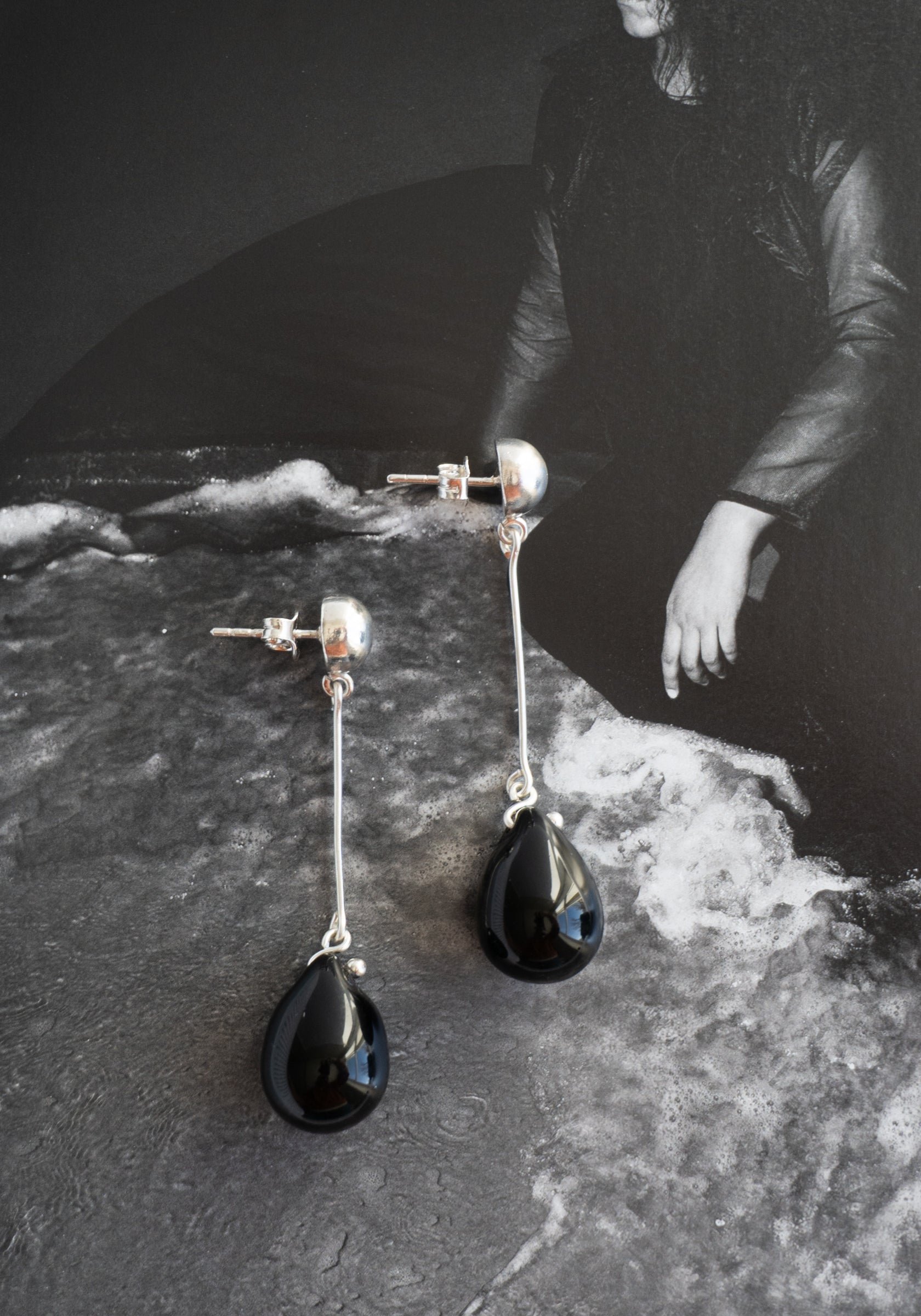 Long Gota Earrings in Black from Sisi Joia