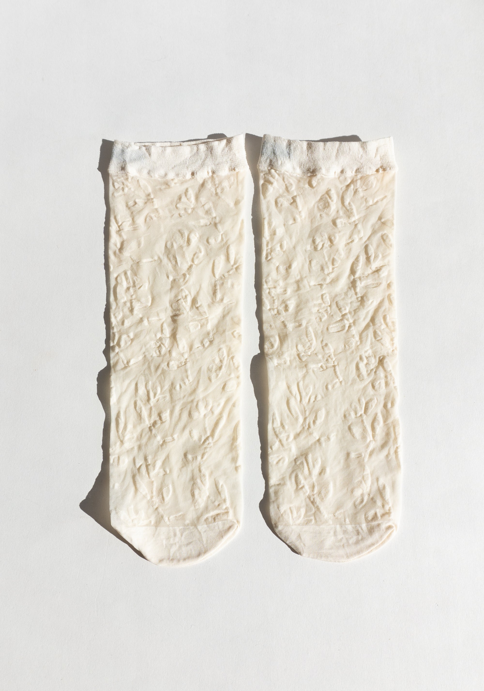 Flora Socks in Ivory