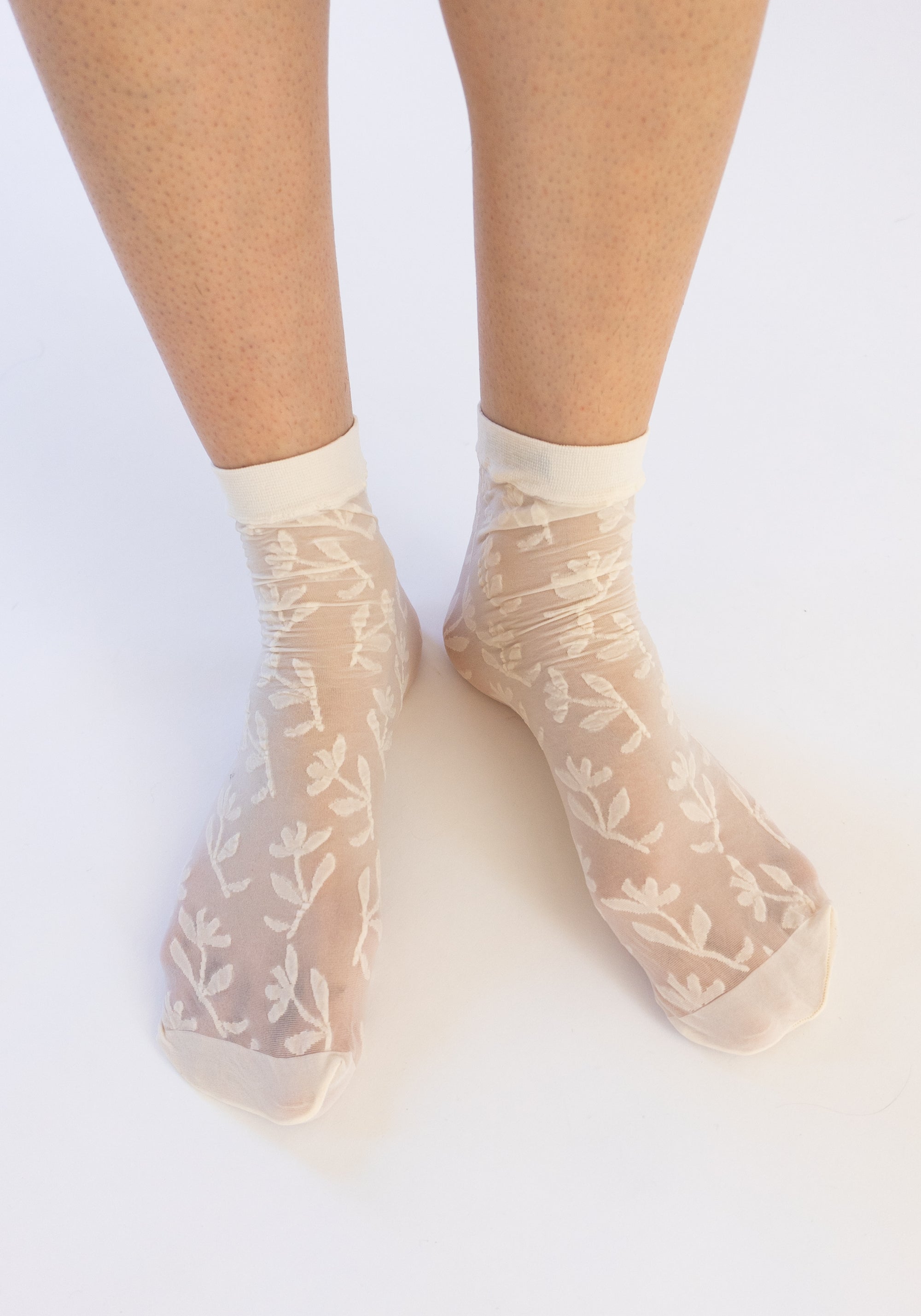 Flora Socks in Ivory
