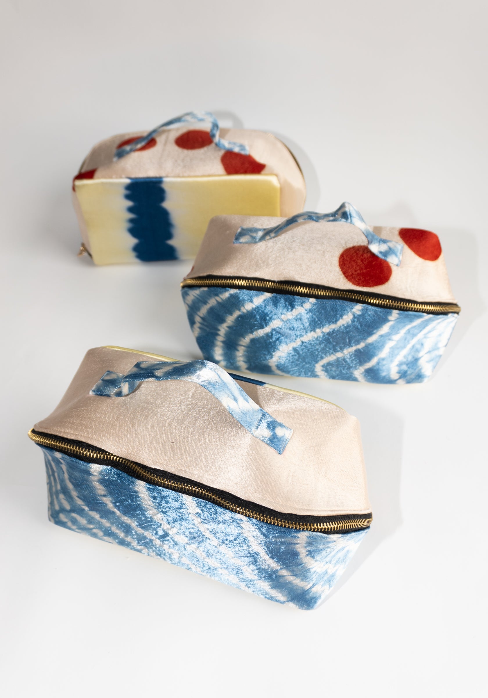 Tie Dye Silk Mashroo Travel Bag