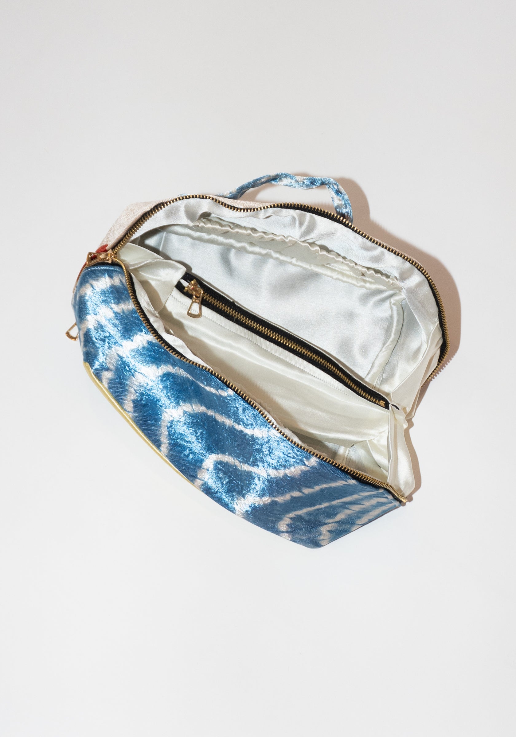Tie Dye Silk Mashroo Travel Bag