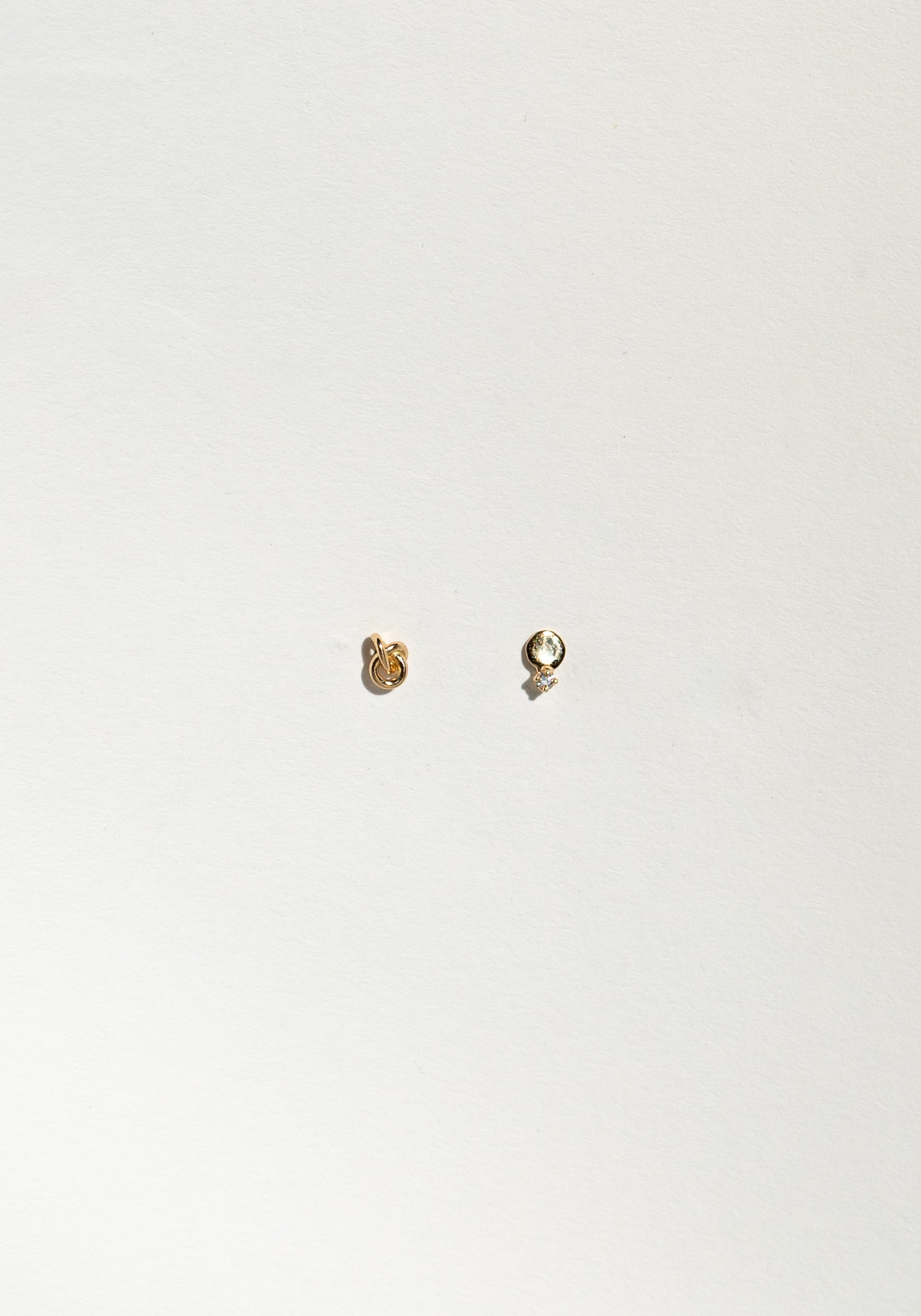 wwake small gold disk stud earring with diamond