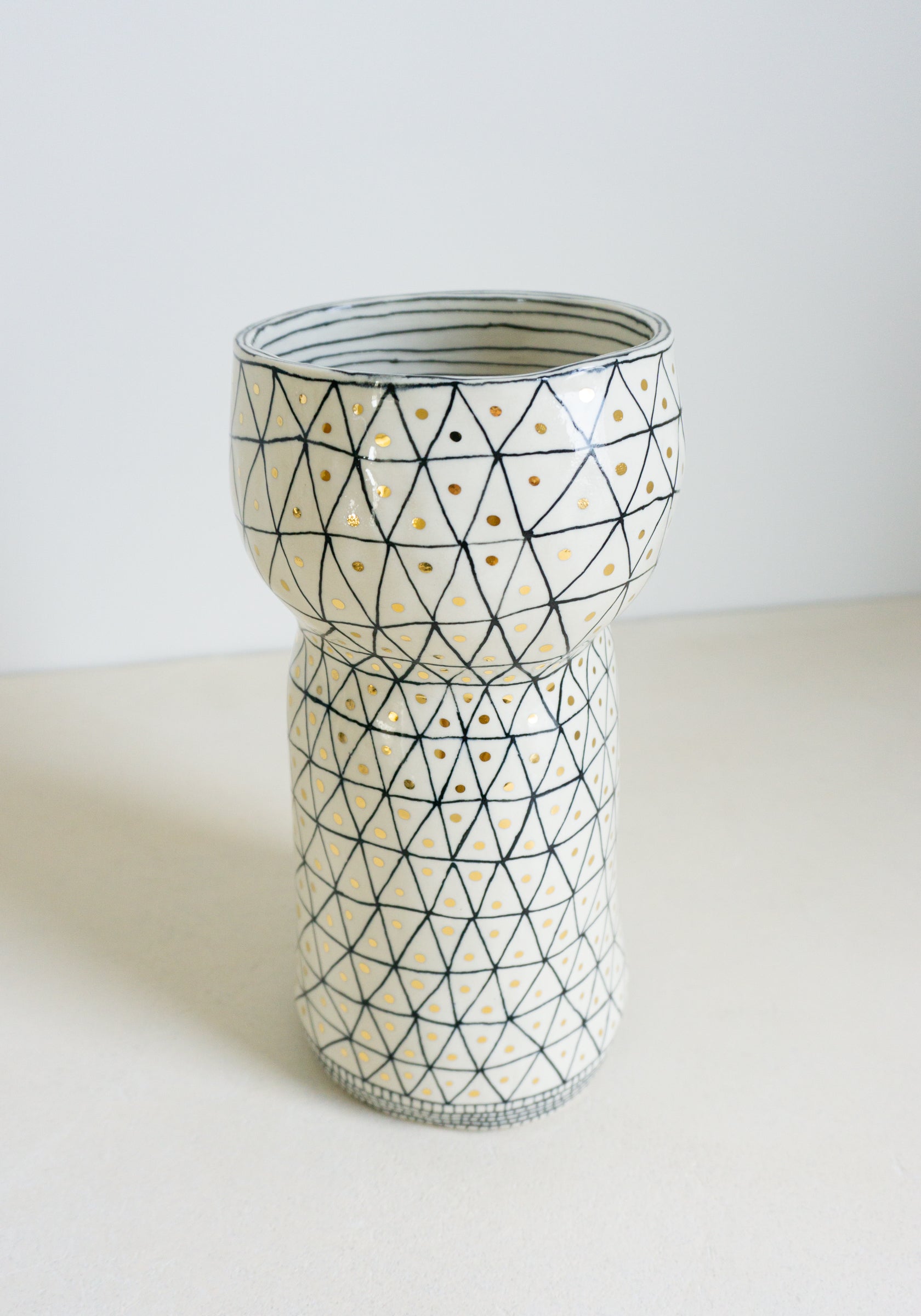 Geometric Hand Pinched Vessel